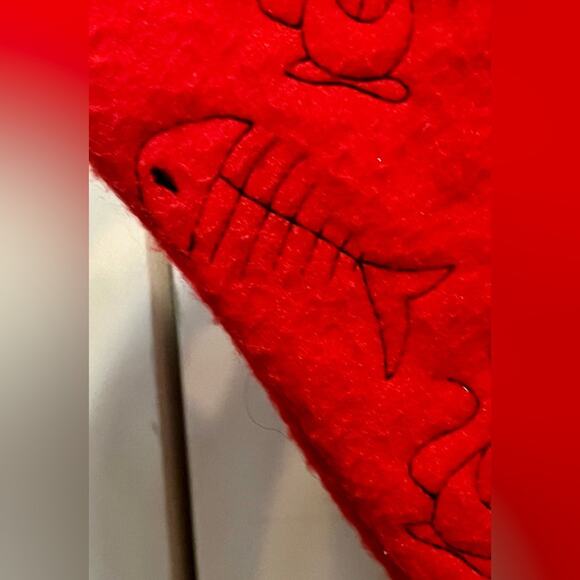 Embroidered cat stocking with resin ornament - Picture 7 of 9